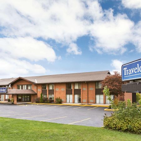 Travelodge By Wyndham Owen Sound On Exterior foto