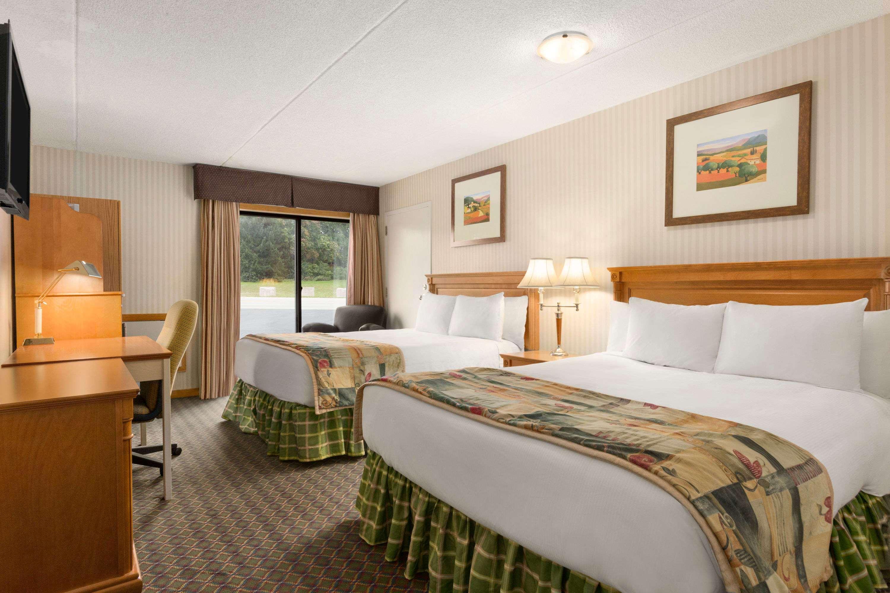 Travelodge By Wyndham Owen Sound On Exterior foto