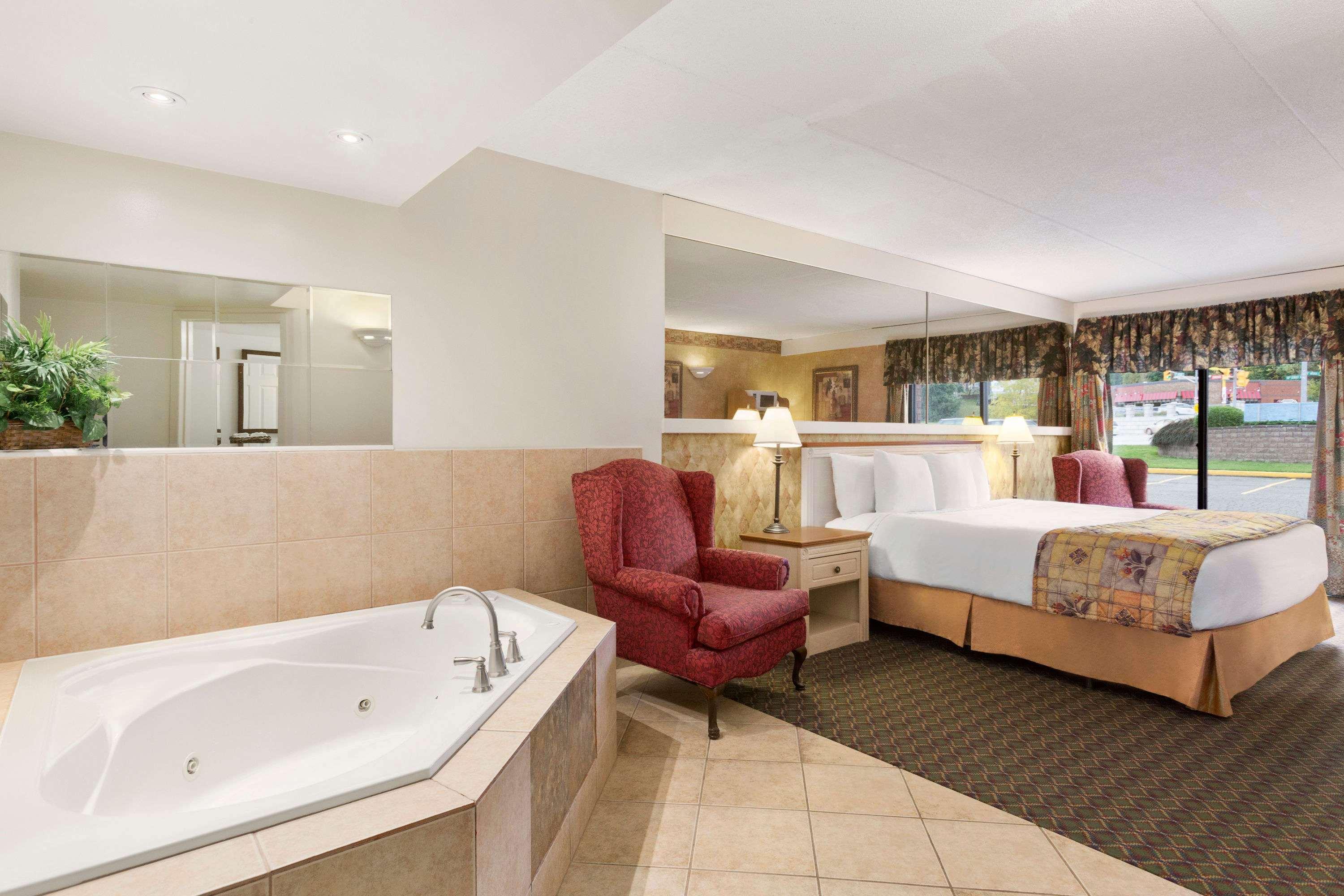 Travelodge By Wyndham Owen Sound On Exterior foto