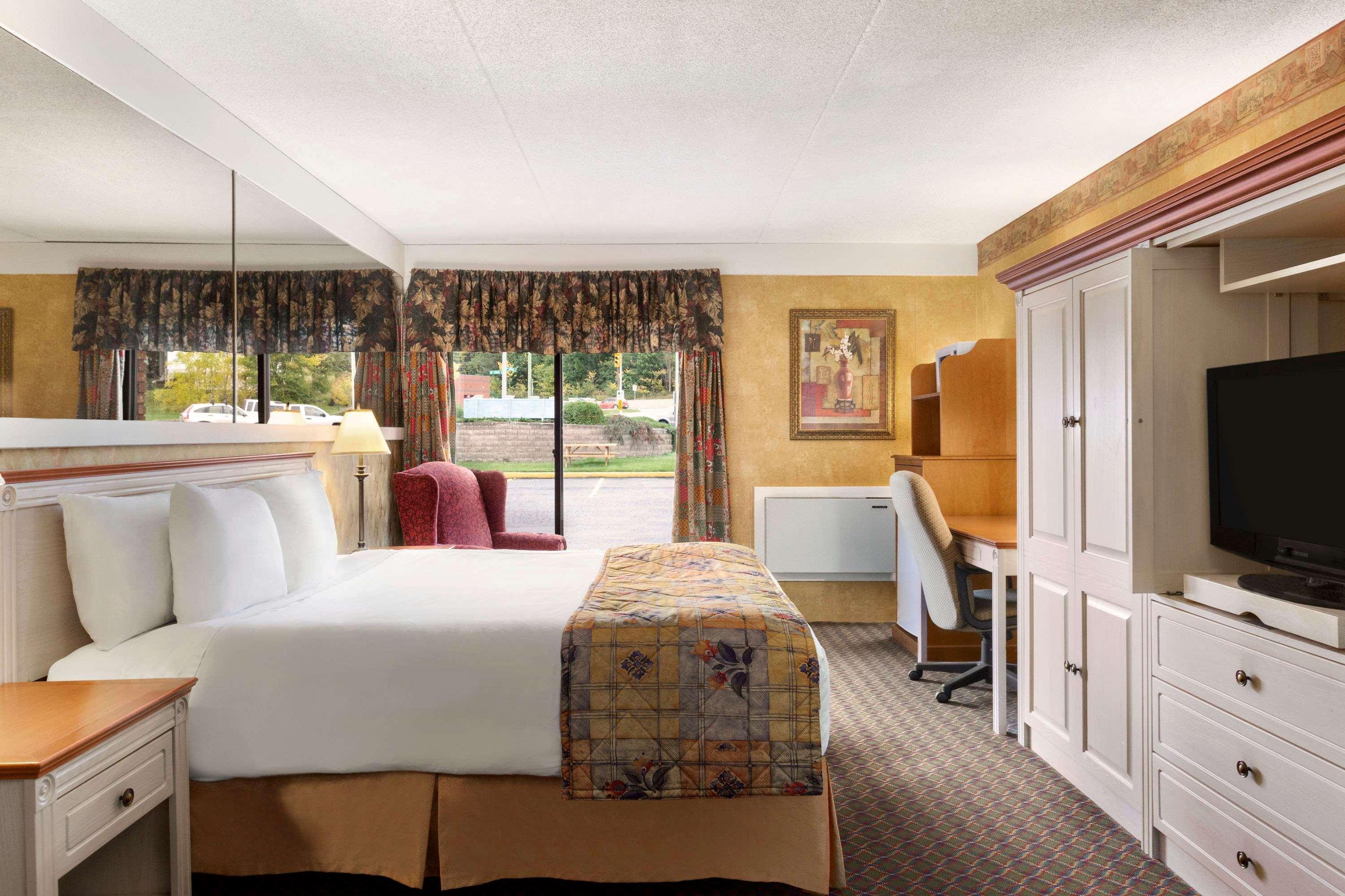 Travelodge By Wyndham Owen Sound On Exterior foto