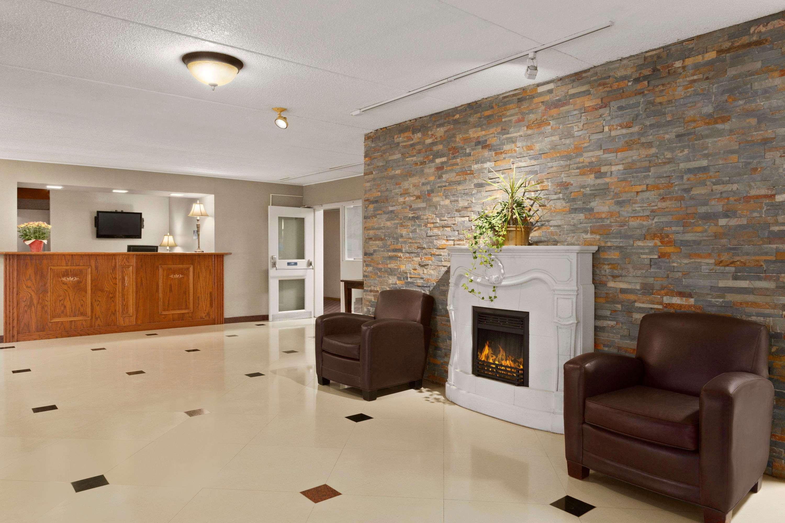 Travelodge By Wyndham Owen Sound On Exterior foto