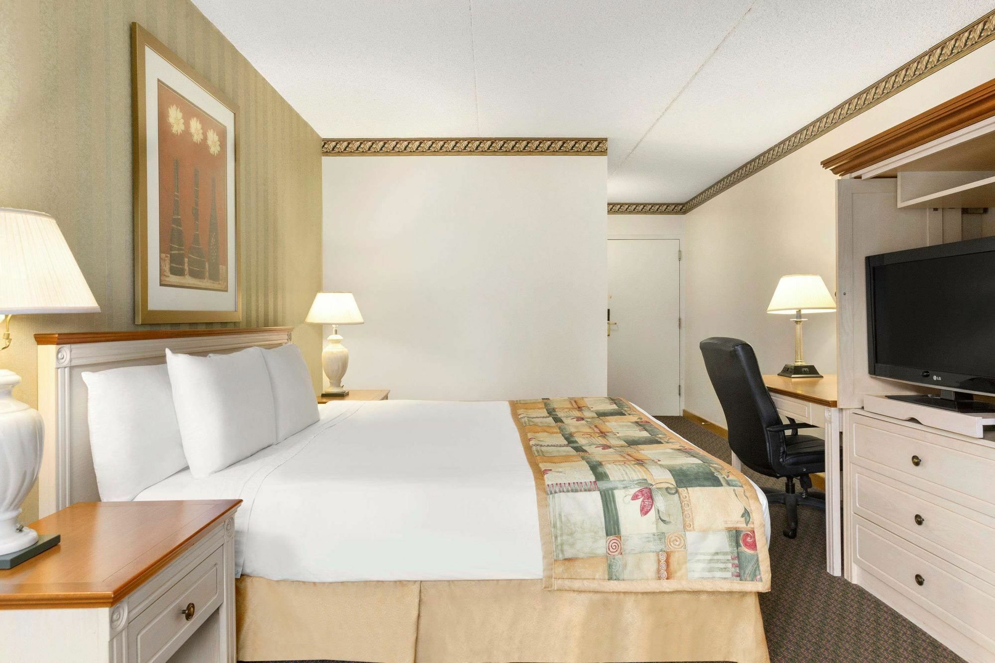 Travelodge By Wyndham Owen Sound On Exterior foto