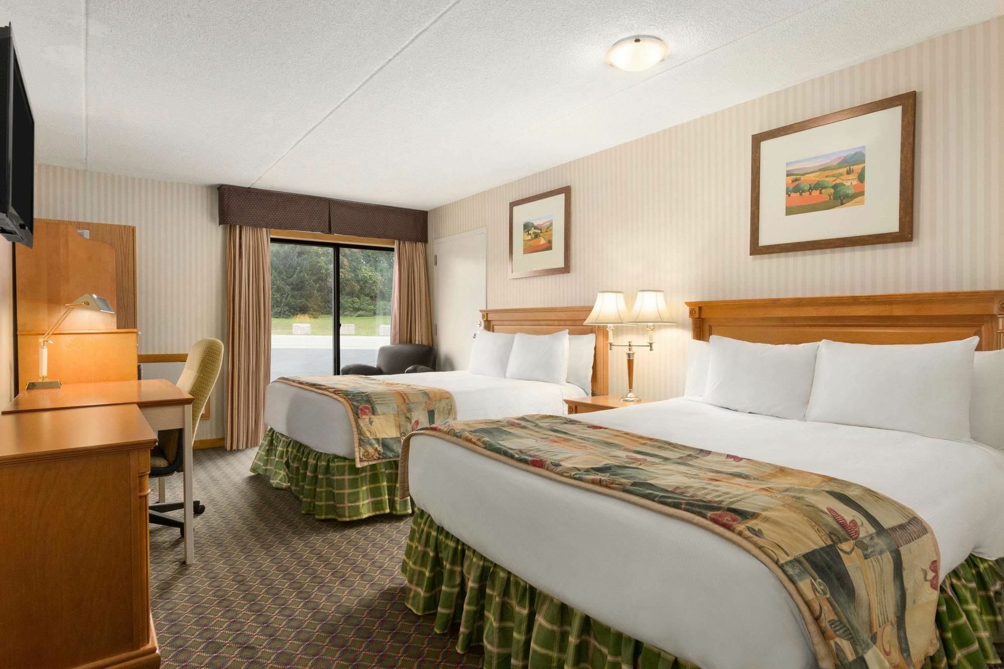 Travelodge By Wyndham Owen Sound On Exterior foto