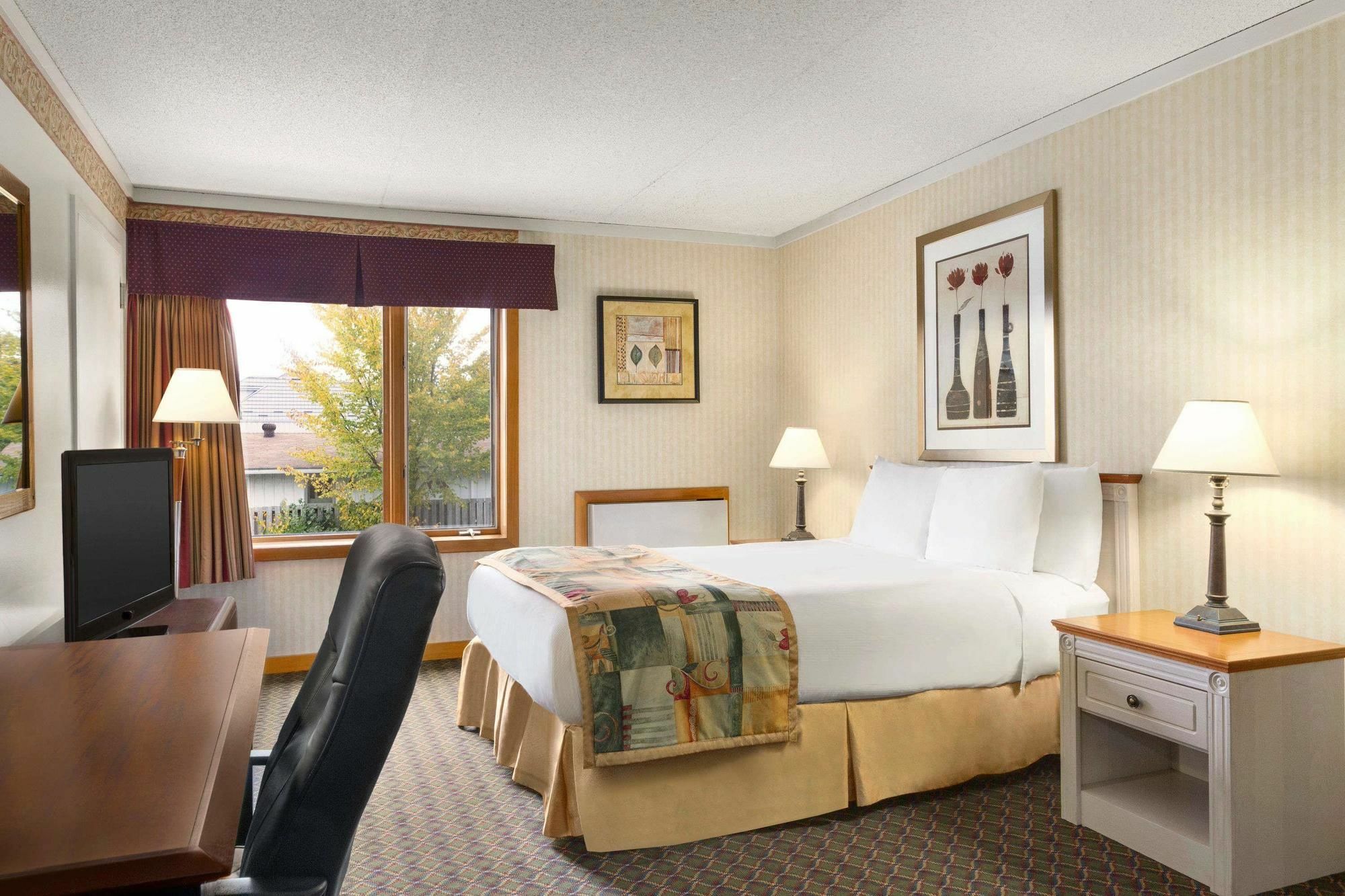 Travelodge By Wyndham Owen Sound On Exterior foto